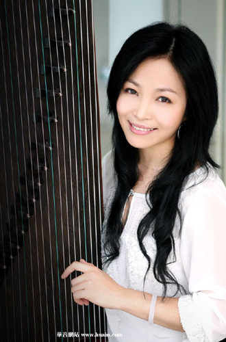 Yuan Sha 袁莎, joueuse chinoise de guzheng (i
